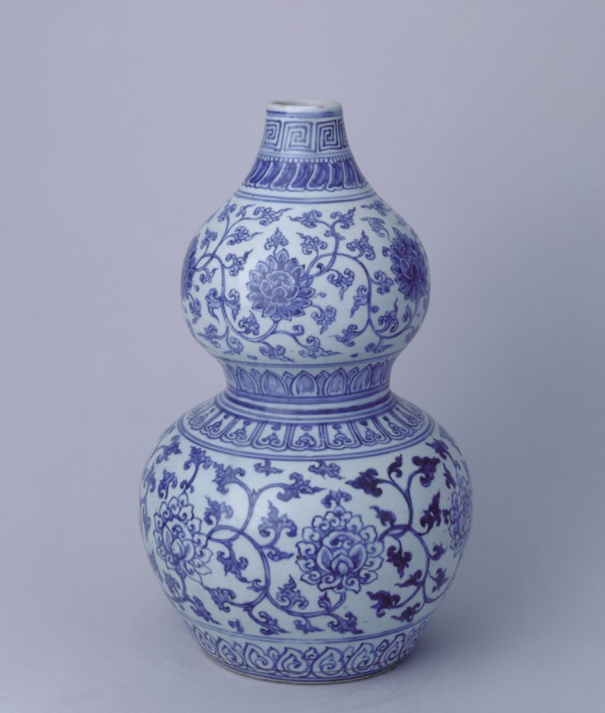 图片[1]-Blue and white bottle with lotus pattern-China Archive